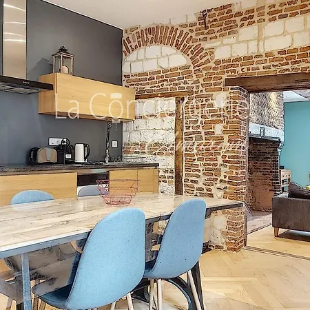 Aa13 - Le Victor Hugo - Sejour D'exception Dans Un Historique