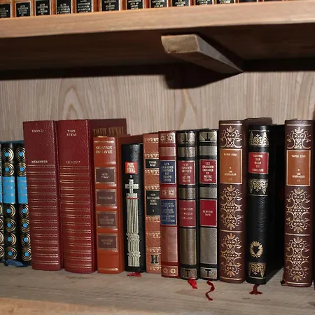 Aa13 - Le Victor Hugo - Sejour D'exception Dans Un Historique Daire